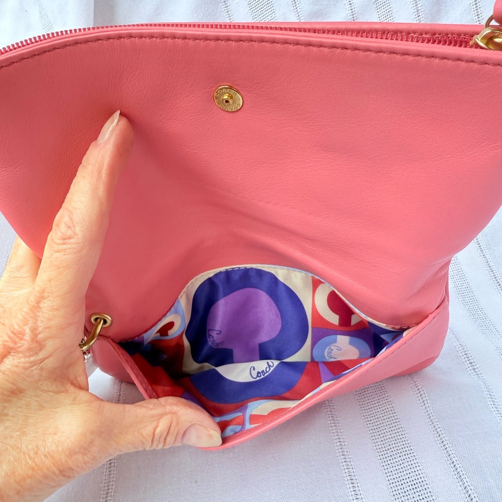 NWT Coach Punch Pink Leather Wristlet - Picture 7 of 15